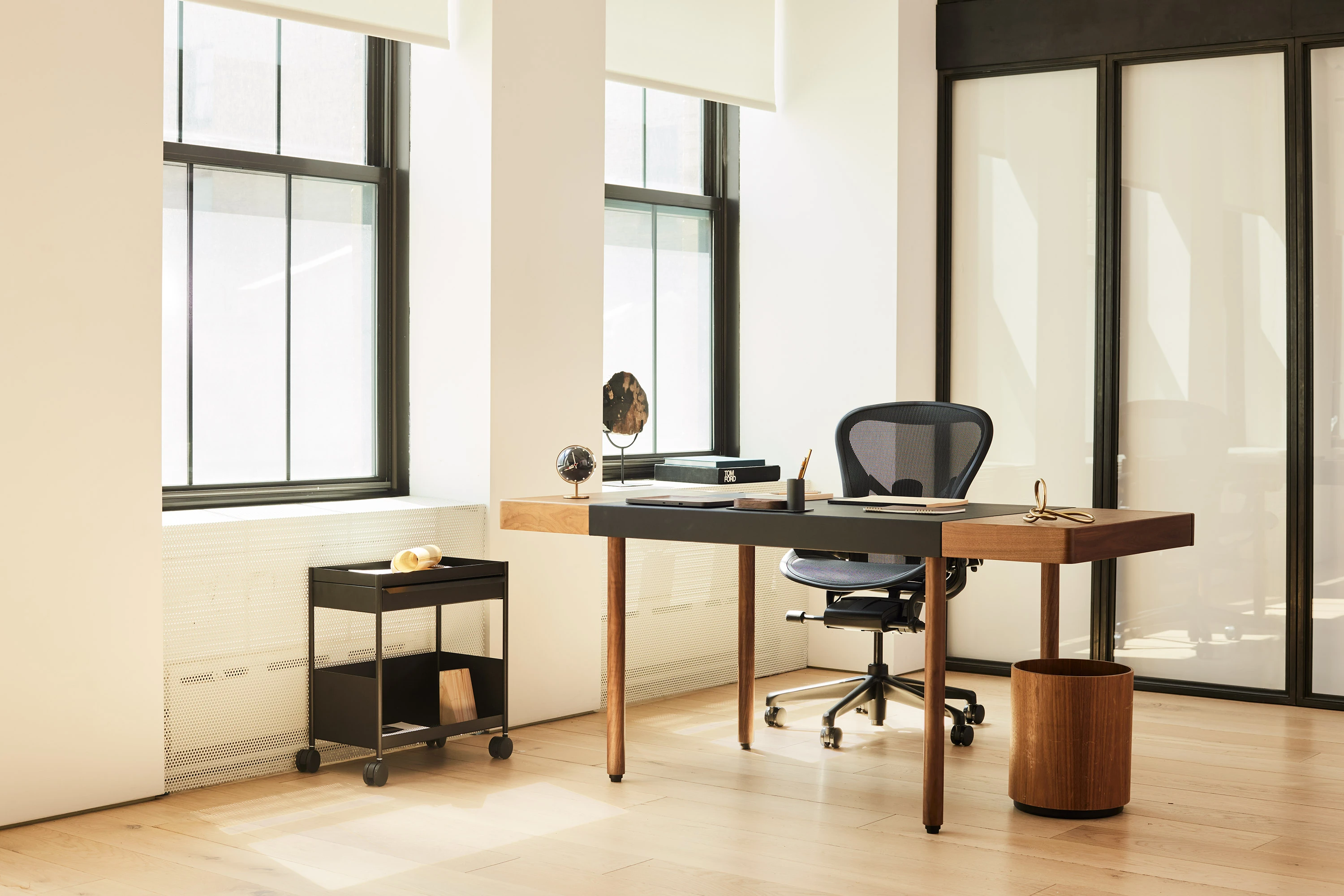 Fauteuil Herman Miller AERON Remastered – Graphite – Taille au choix