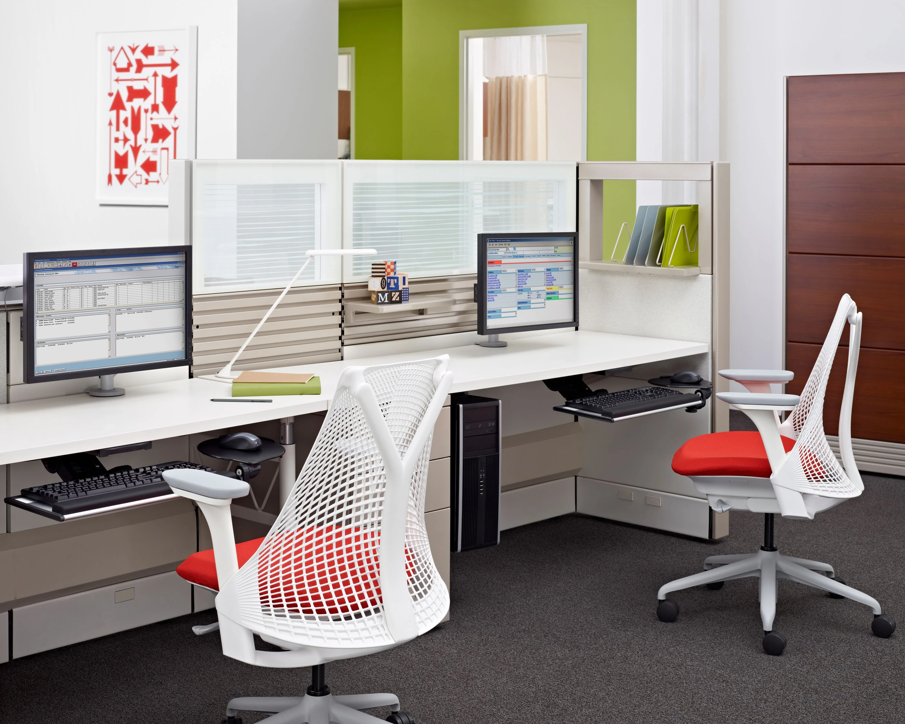 Fauteuil Herman Miller SAYL - dossier blanc assise Phoenix personnalisable - Design iconique et ergonomie