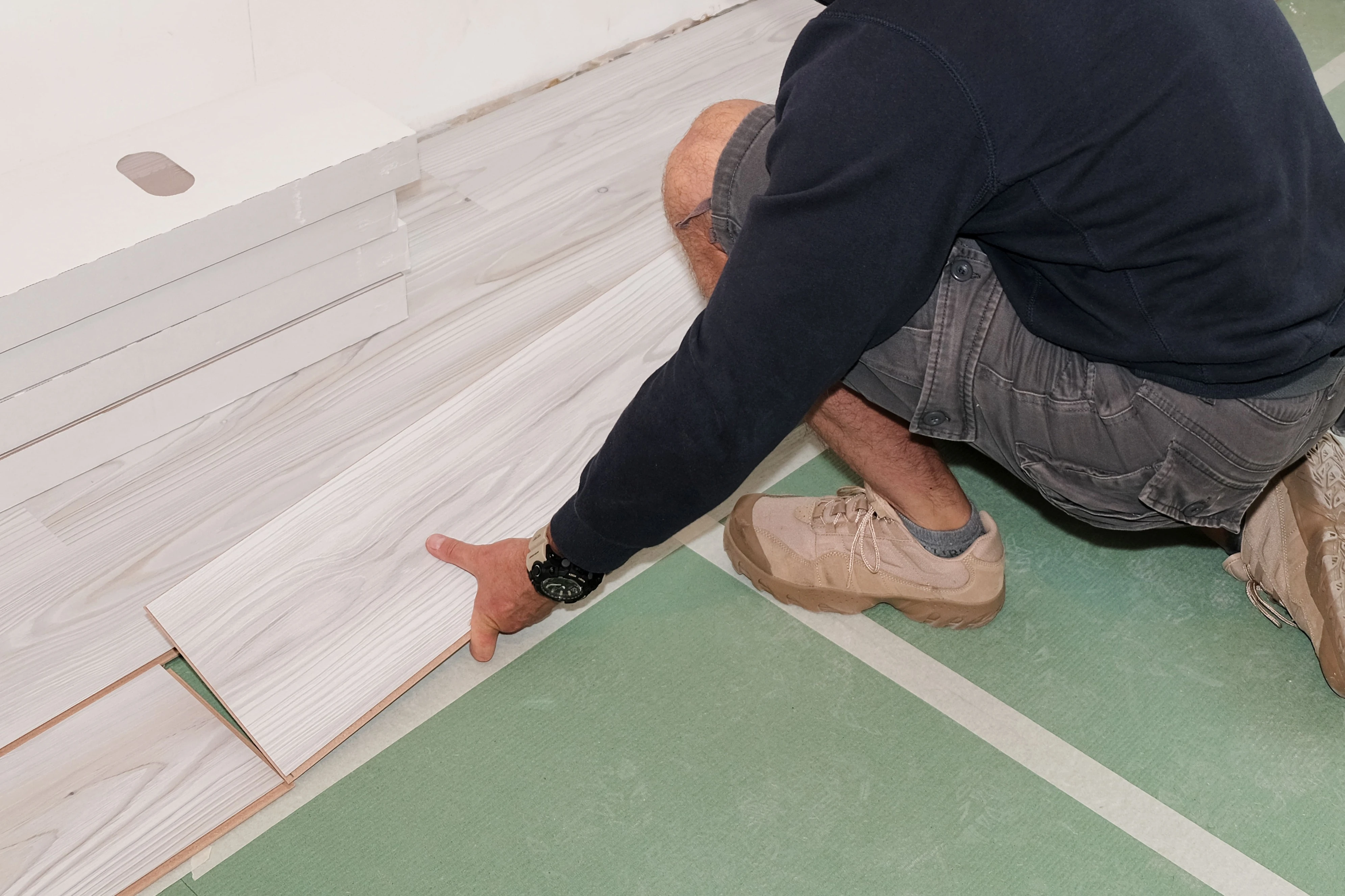 Pose de revêtements de sol – Parquet, PVC, moquette avec Xavier ROUY