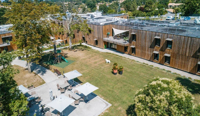 Investissement en chambre médicalisée en EHPAD au loyer de 669 € garanti net d'impôt pour la retraite complémentaire.