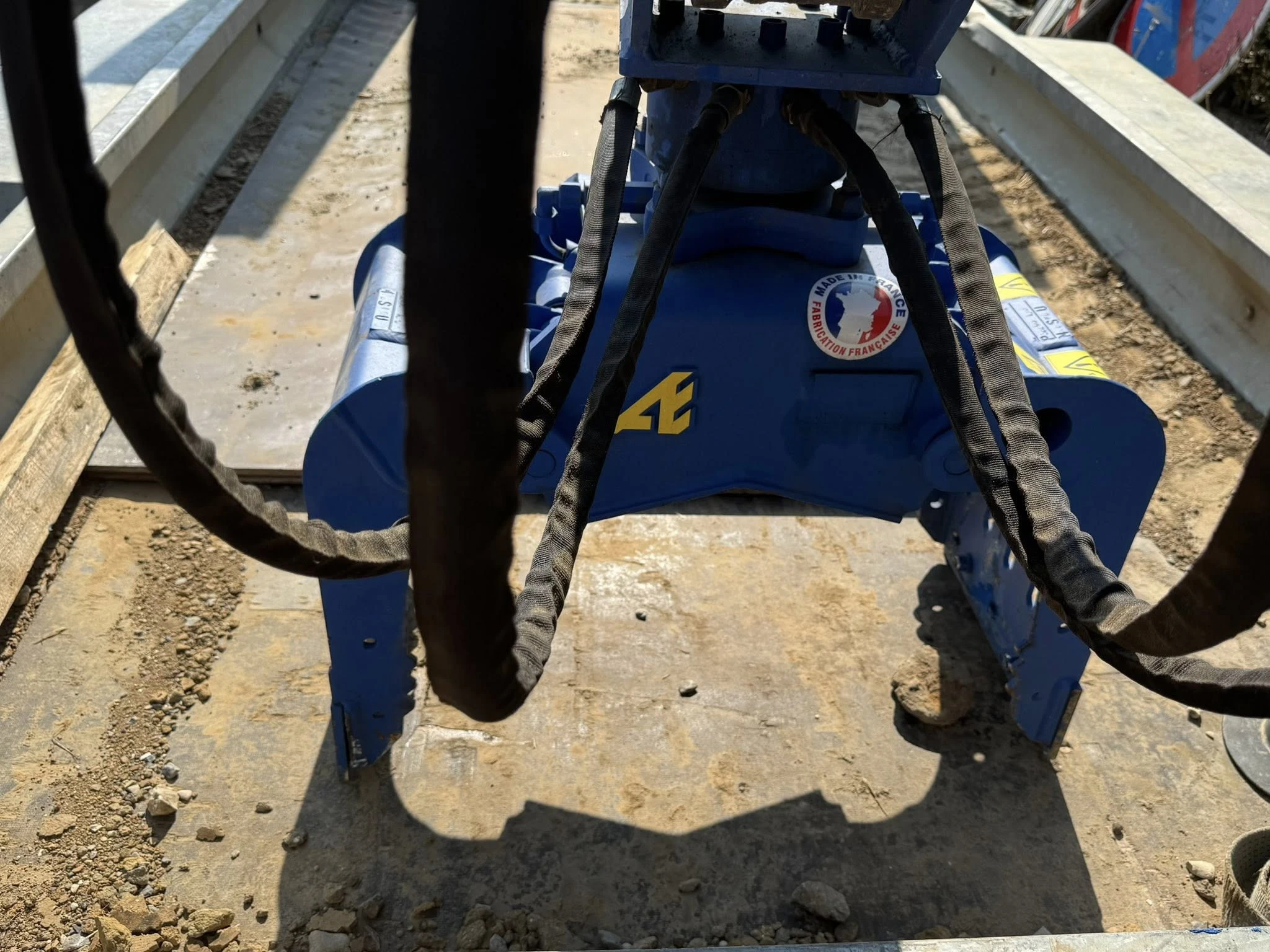 Location de minipelle avec chauffeur dans l’Aisne et en Nord Picardie