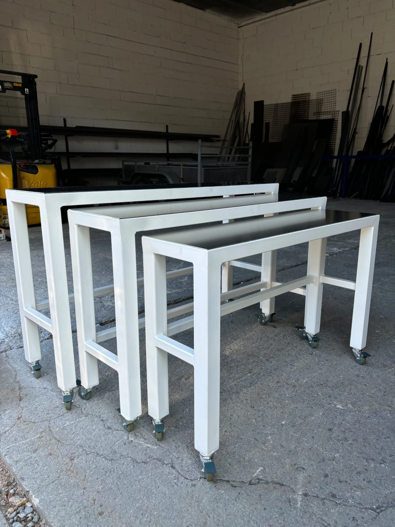 Ameublement de magasin en acier sur mesure – ASM à Villers-Cotterêts