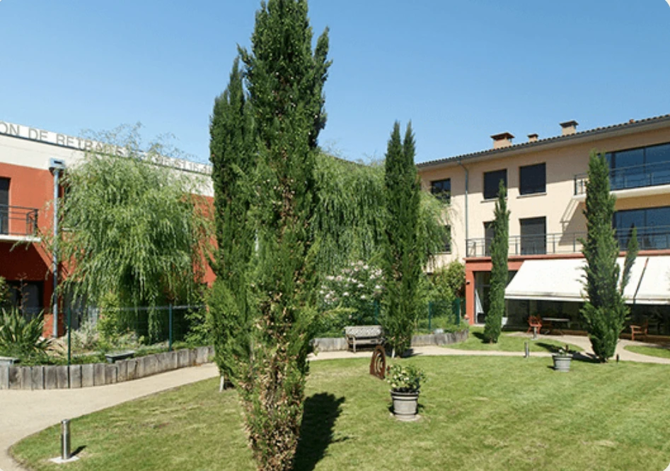 Investissement en chambre médicalisée en EHPAD au loyer de 640 € garanti net d'impôt pour la retraite complémentaire.