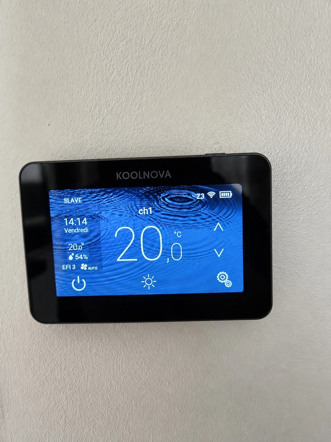 Installation d'une Pompe à chaleur air-air gainable (climatisation réversible) avec régulation zone par zone Koolnova