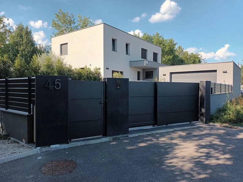 Portails Aluminium motorisés