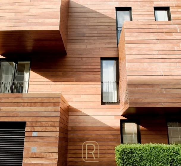 Pose de bardage extérieur décoratif