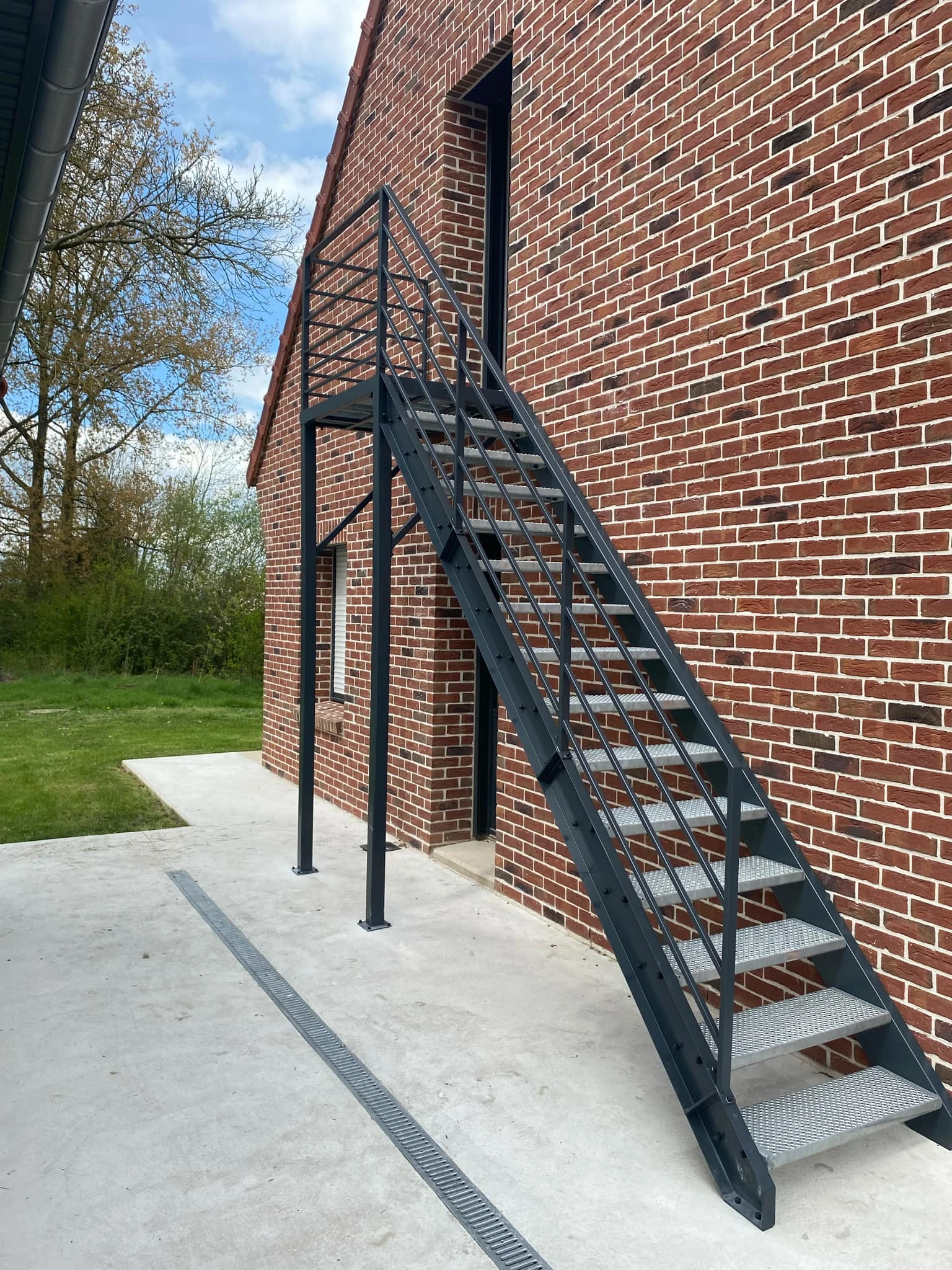 ESCALIERS METAL & BOIS SUR MESURE