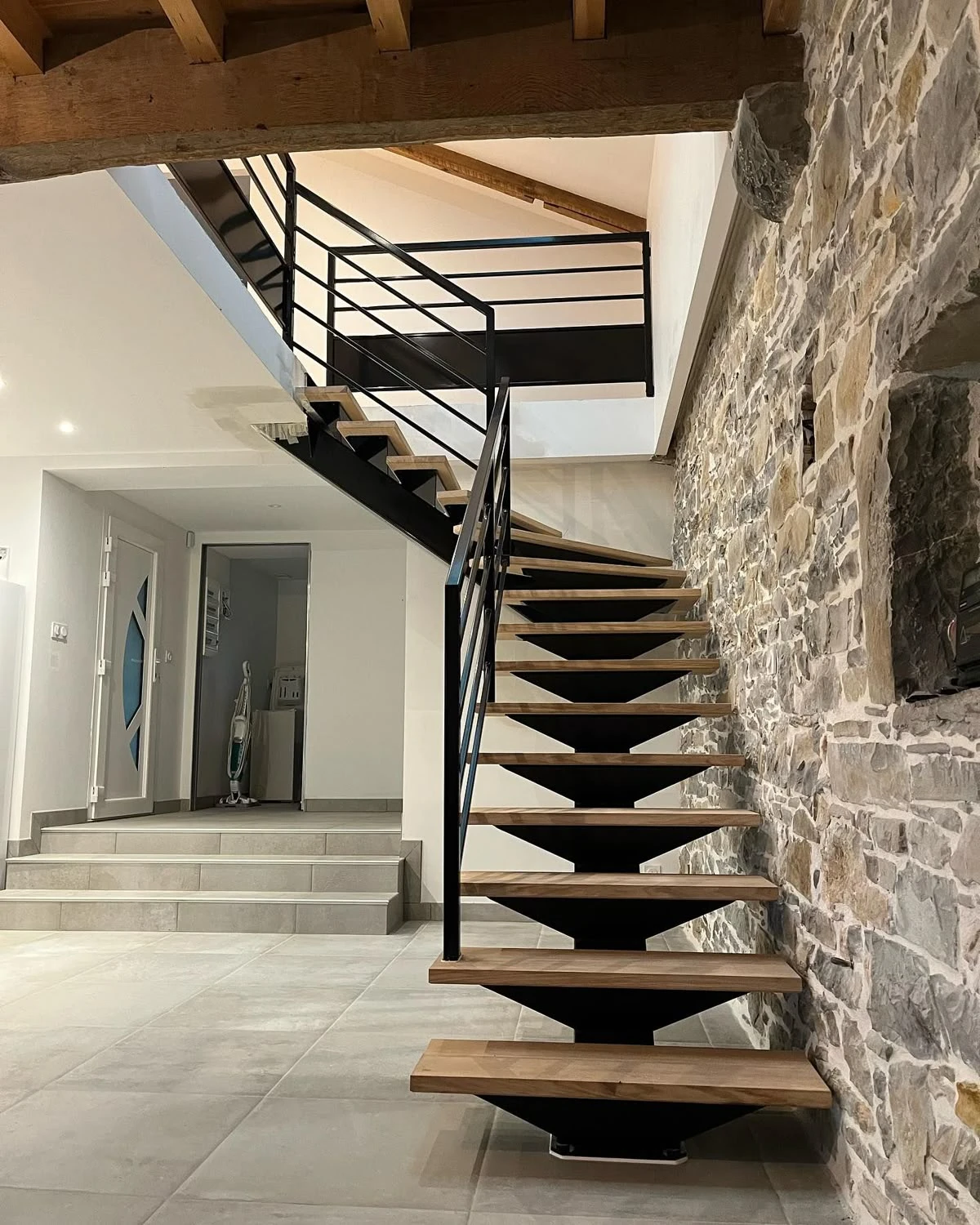 ESCALIERS METAL & BOIS SUR MESURE