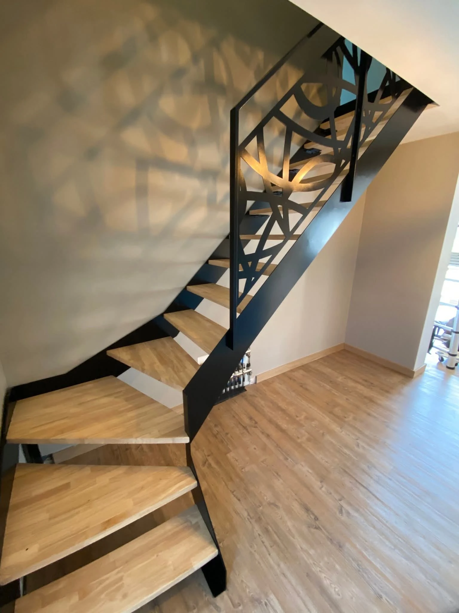 ESCALIERS METAL & BOIS SUR MESURE