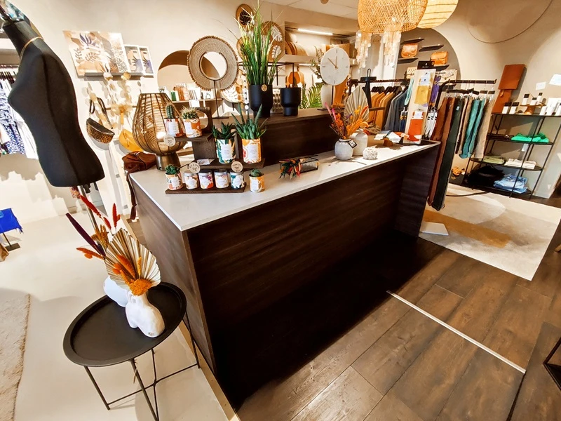Aménagement magasin vêtement et accessoires