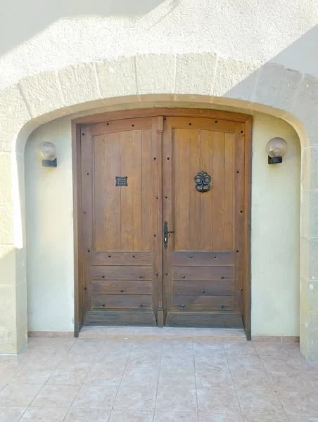 Porte d'entrée en bois massif