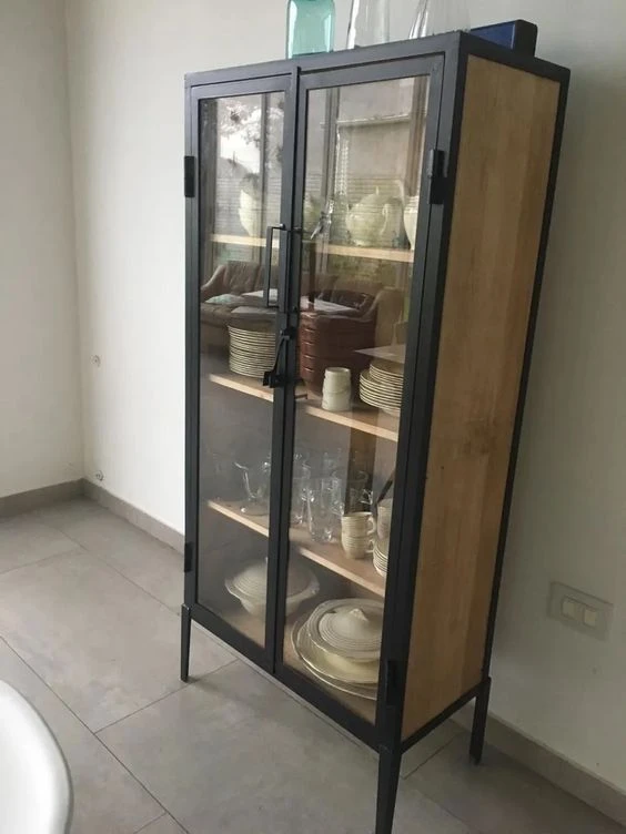 Mobilier Acier & Bois – L’alliance du style et de la durabilité