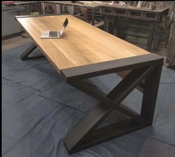 Mobilier Acier & Bois – L’alliance du style et de la durabilité