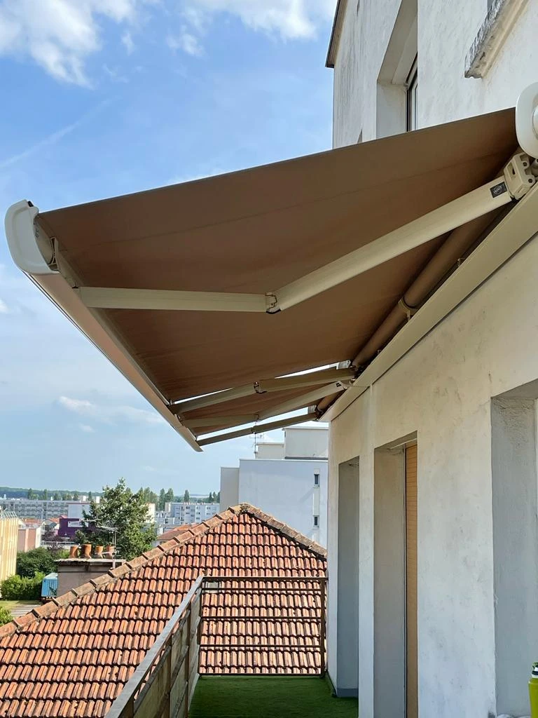 Store de terrasse (banne) de la marque Franciaflex