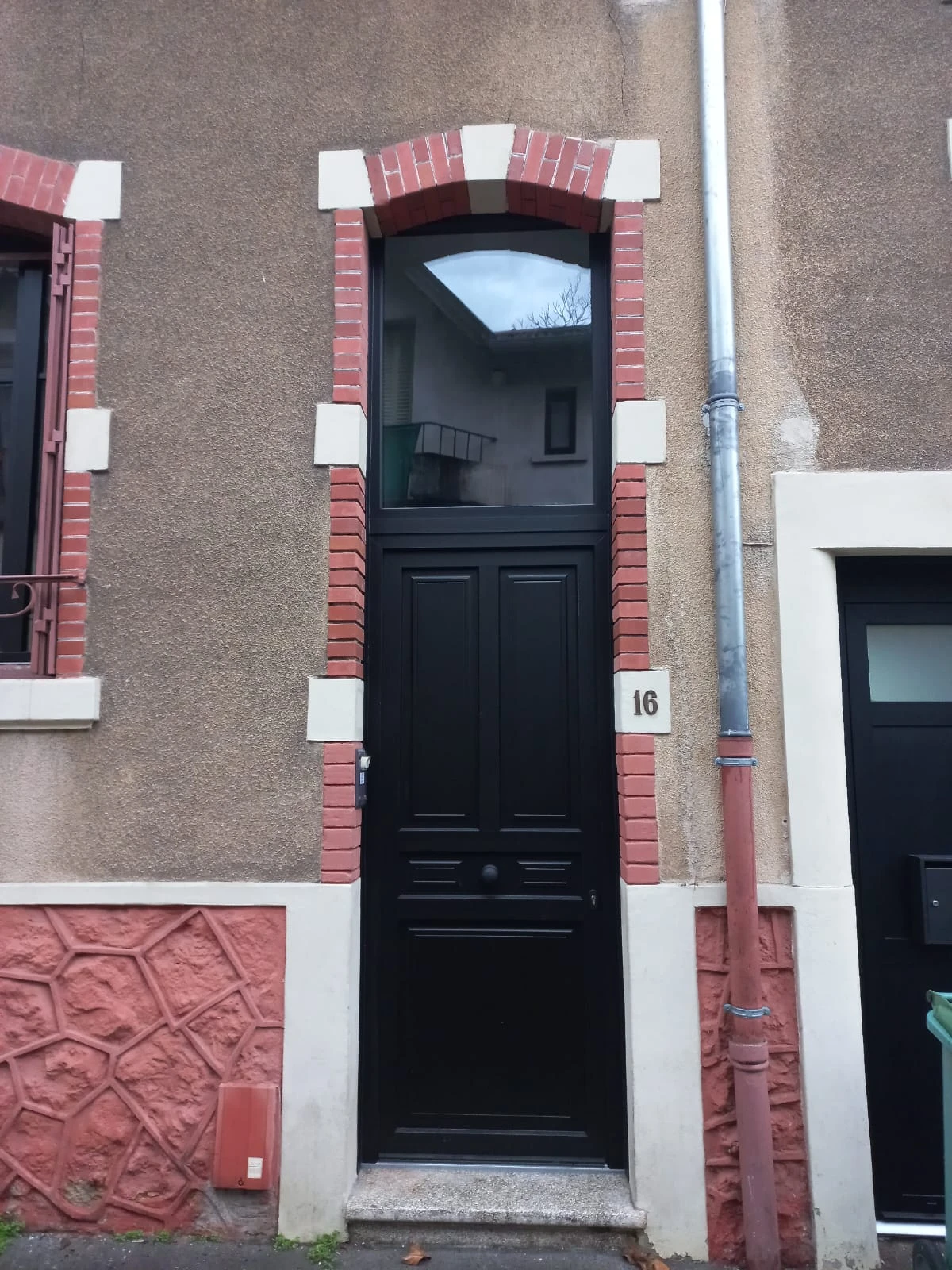 Porte d'entrée PVC de la marque Pierret