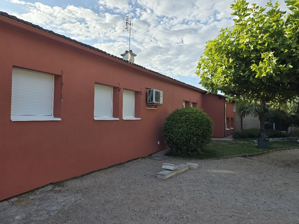 Isolation des murs par l'extérieur en polystyrène