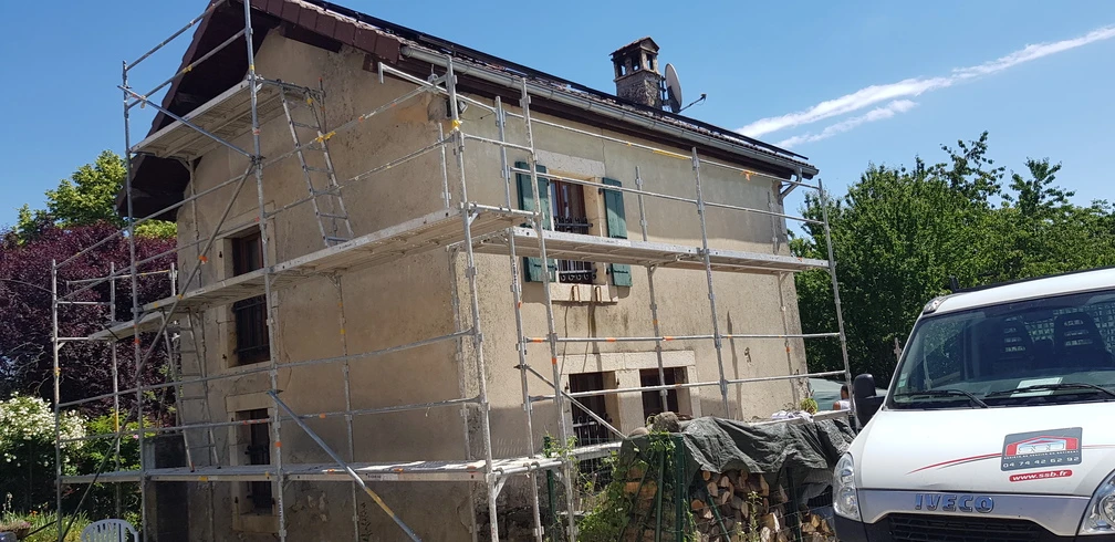 Isolation des murs par l'extérieur en laine de roche