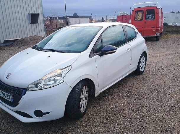 PEUGEOT 208 LIKE 10I 75 CH