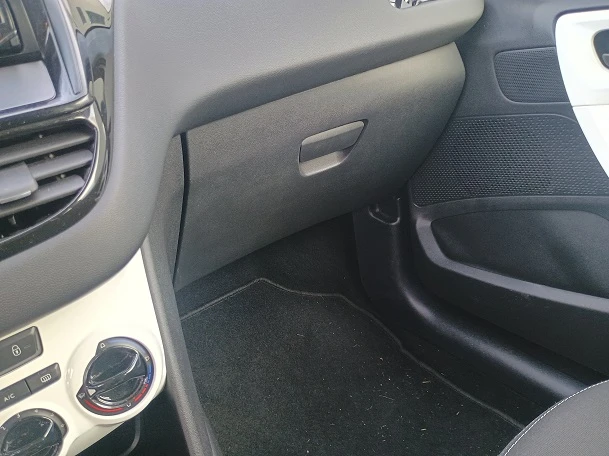 PEUGEOT 208 LIKE 10I 75 CH