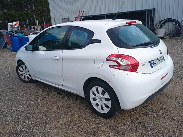 PEUGEOT 208 LIKE 10I 75 CH