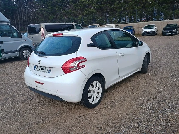 PEUGEOT 208 LIKE 10I 75 CH