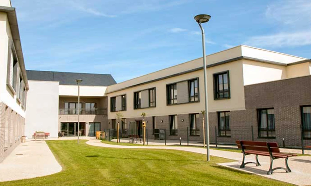 Investissement en chambre médicalisée en EHPAD au loyer de 512 € garanti net d'impôt pour la retraite complémentaire.