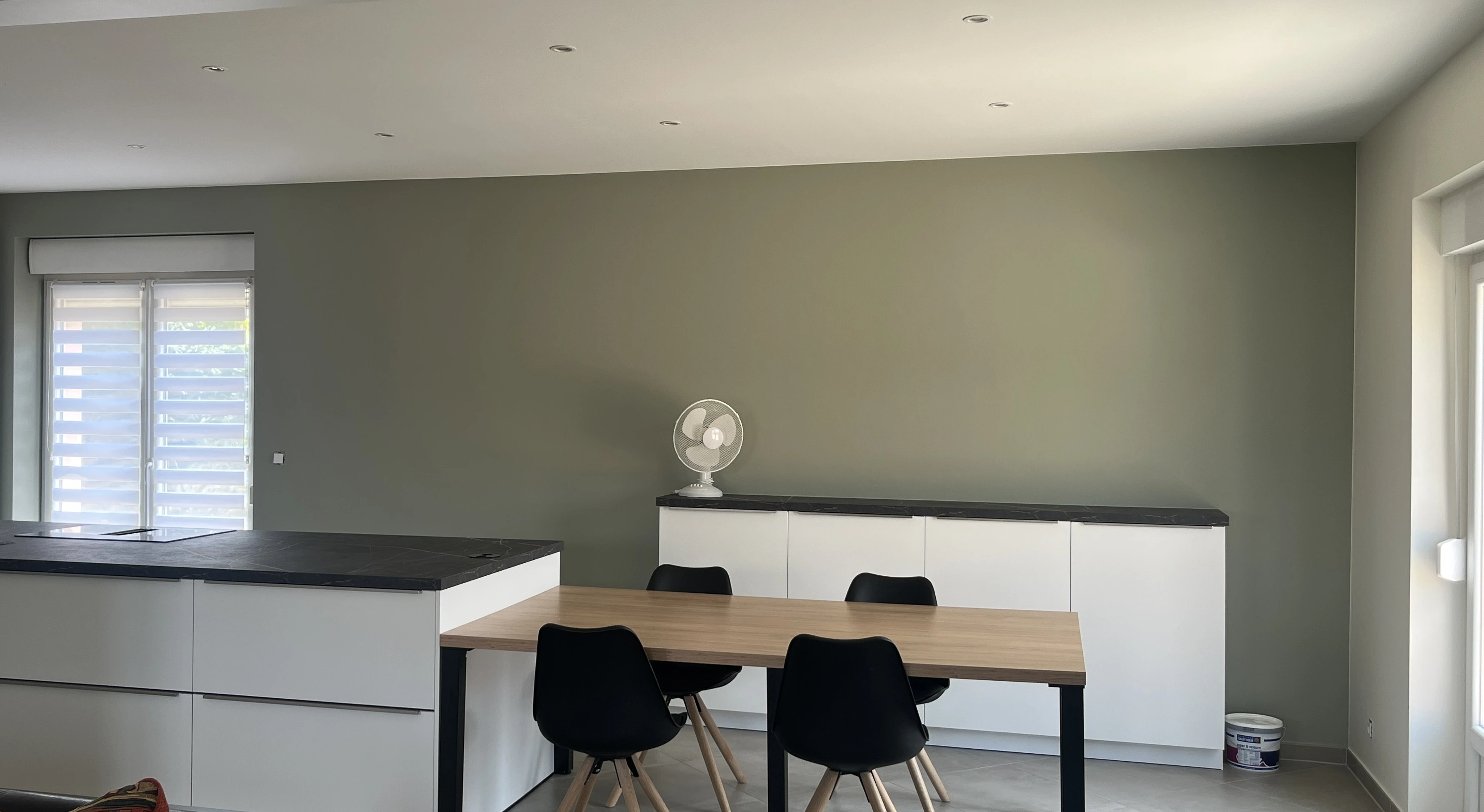 Peinture murs – Application simple au m²