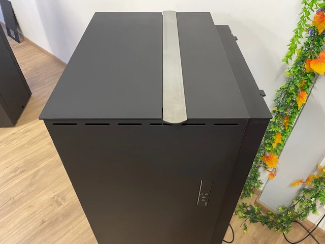 Poêle à Granulés Wodtke Topline New Motion avec thermostat avec la pose de l'appareil par nos soin après visite technique et devis complémentaire pour la main d'oeuvre et tubage, secteur LURE VESOUL BELFORT MONTBELIARD.