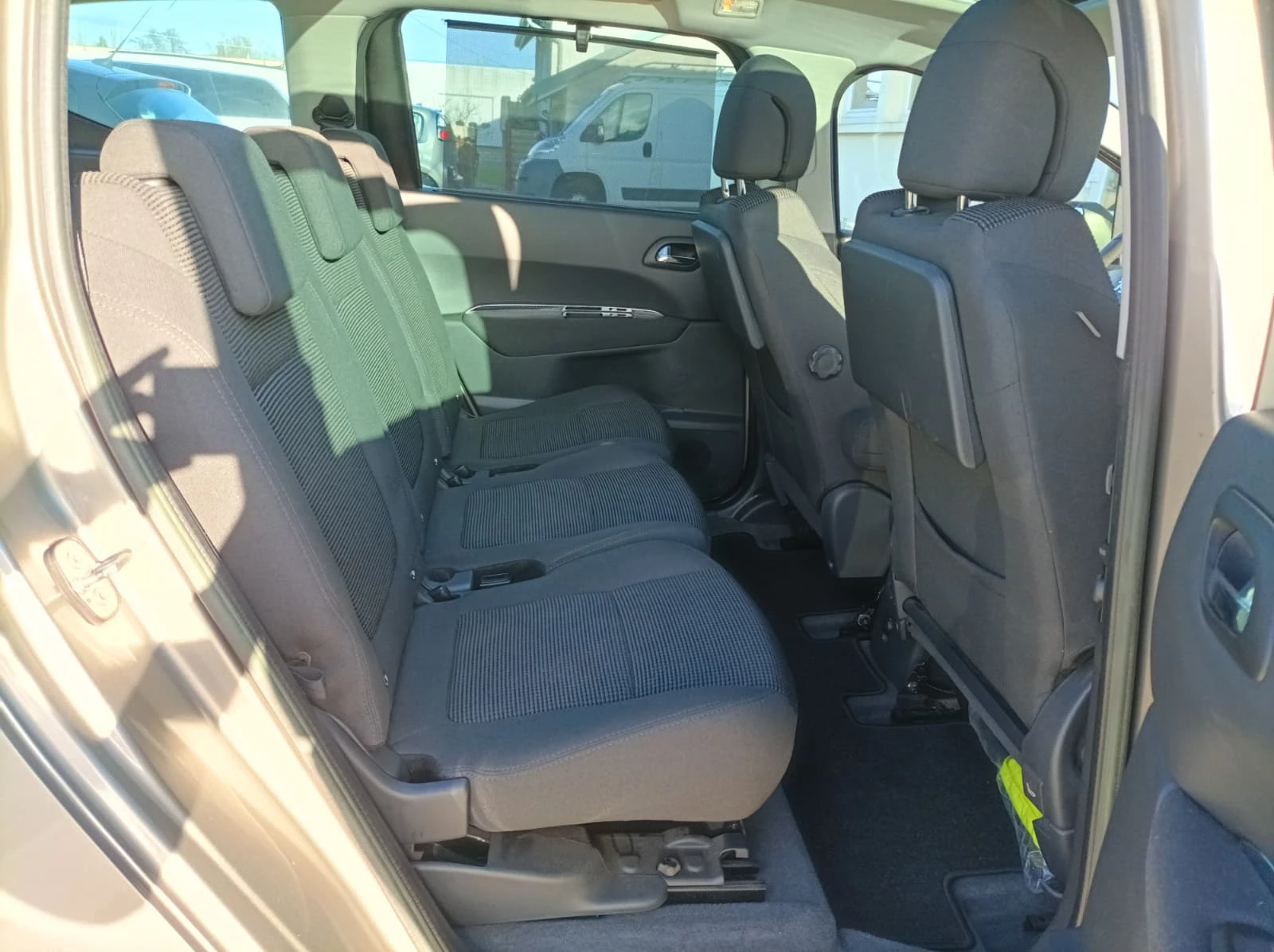 Peugeot 5008 1.6 HDI 112CH ACTIVE TOIT PANORAMIQUE