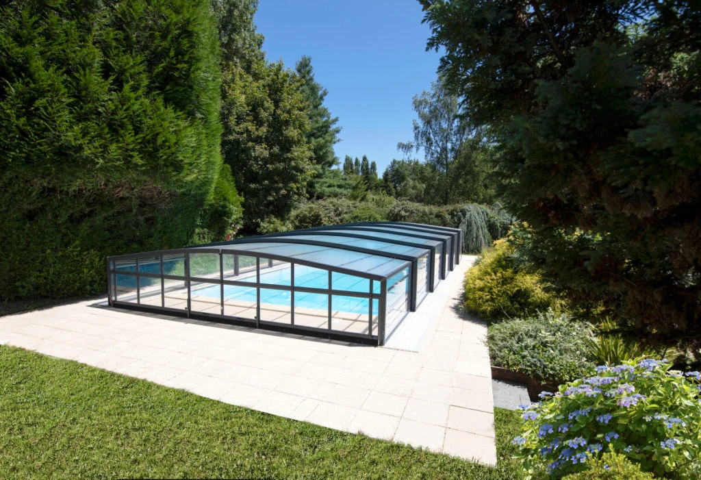 Abris de piscine Gustave Rideau – confort, sécurité et extension de baignade toute l’année