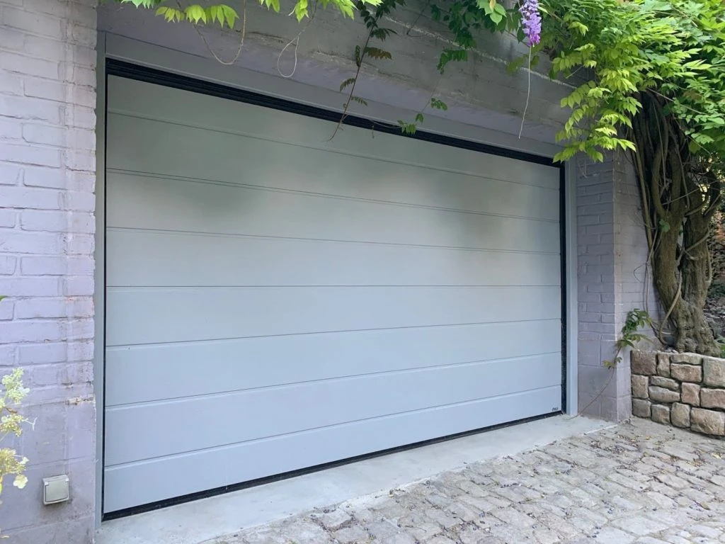 Portes de garage SDA – performance, design et sur-mesure pour votre habitat
