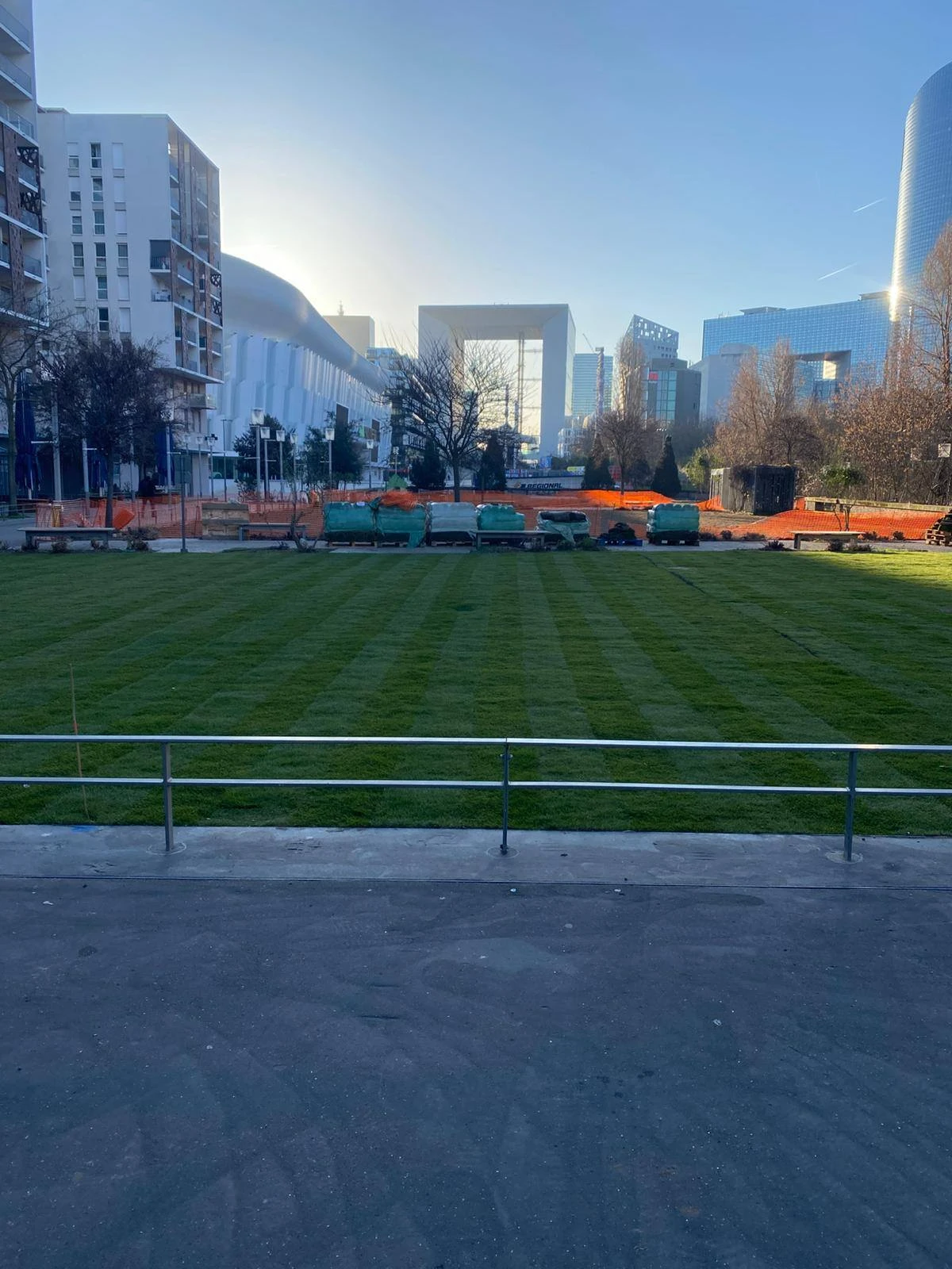 Tonte de pelouse pour particuliers, professionnels et collectivités – PRO PAYSAGE