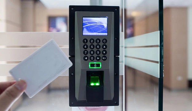 Contrôle d’accès professionnel pour industries, entreprises et collectivités – BPE Électricité