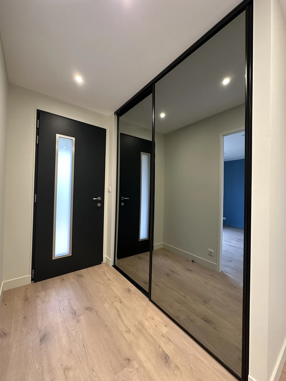 Intérieur pratique et moderne – Placard, peinture et parquet – Le Havre