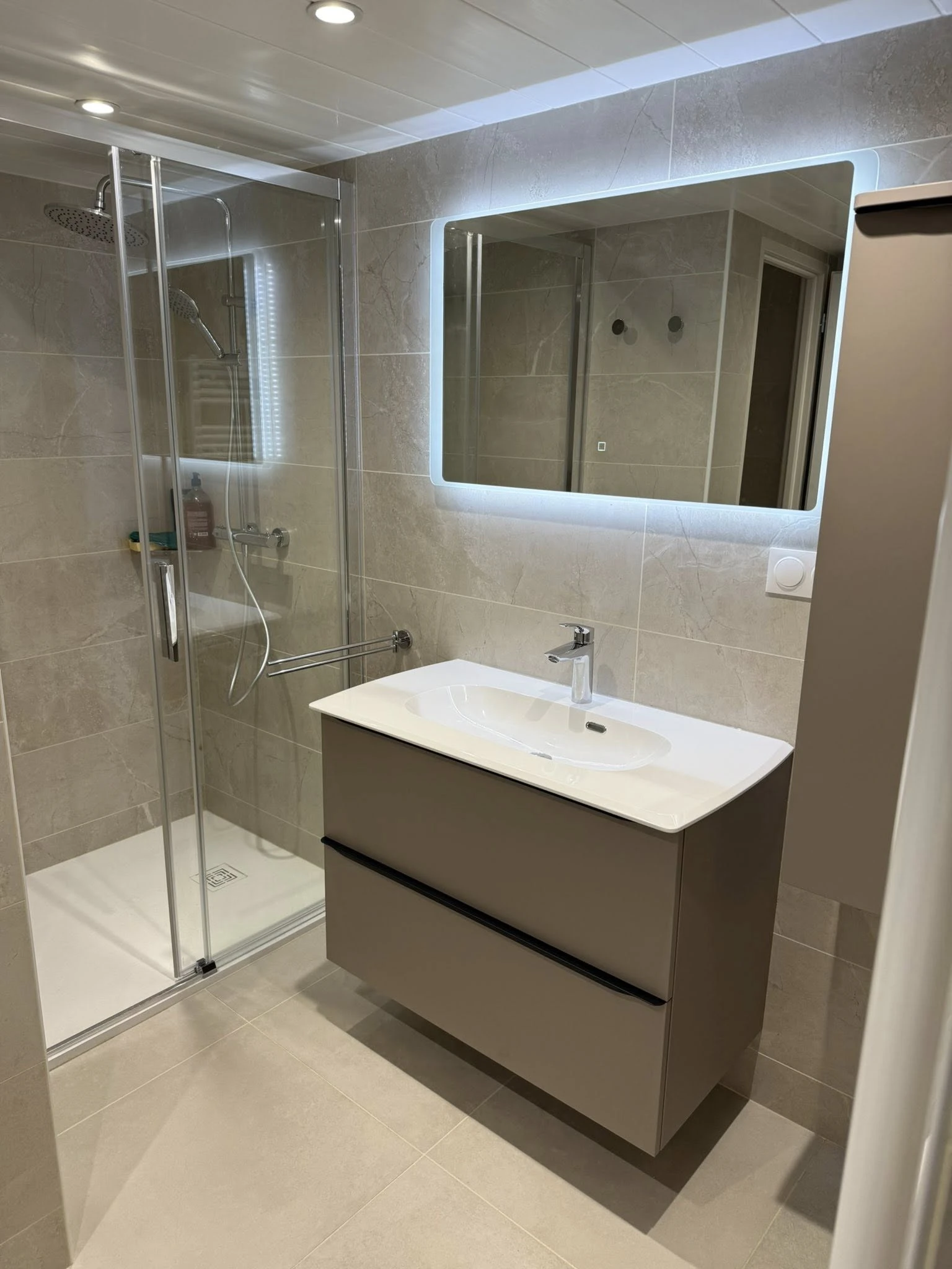 Salle de bain complète clé en main : un projet sur mesure avec l’Entreprise Fabien Decque