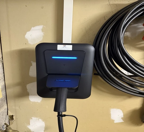 Borne de recharge voiture électrique ⚡