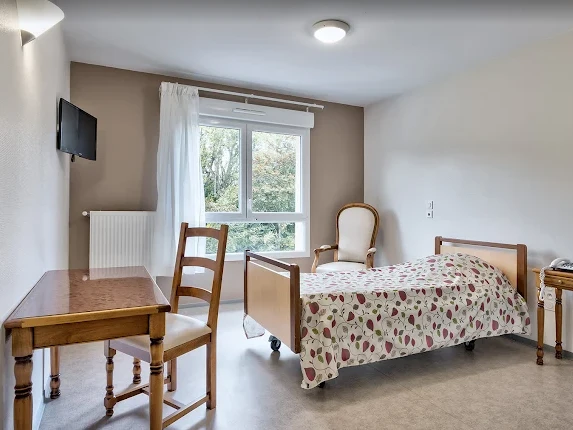 Investissement en chambre médicalisée en EHPAD au loyer de 616 € garanti net d'impôt pour la retraite complémentaire.