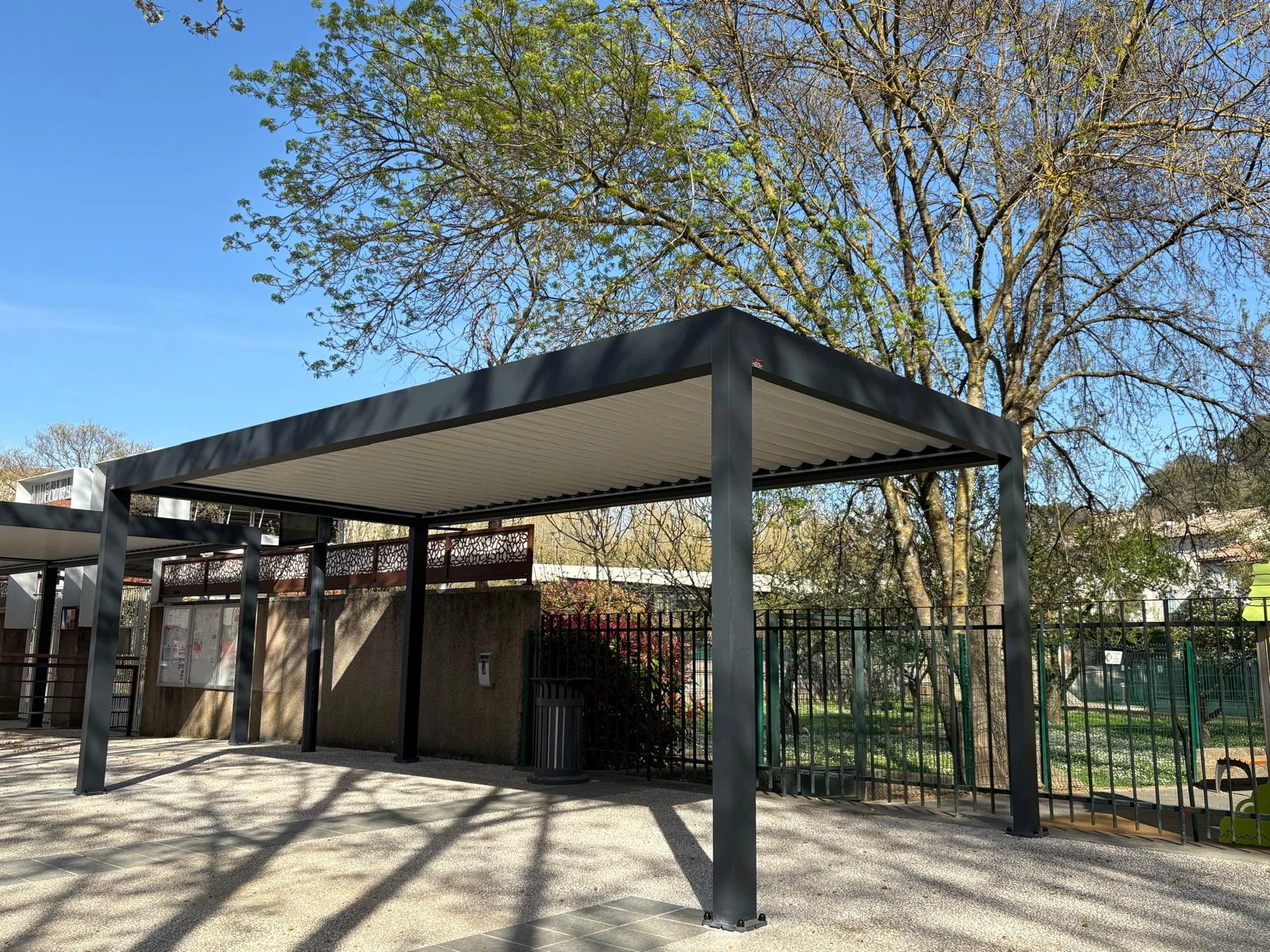 Pergola bio-climatique 3.00 m x 5.00 m