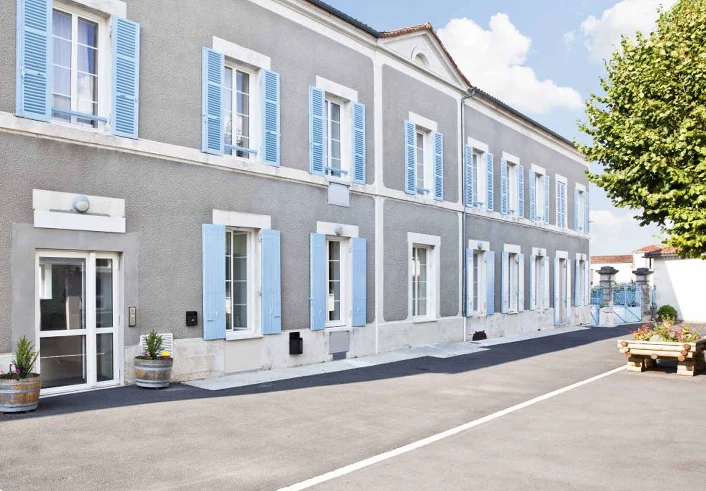 Investissement en chambre médicalisée en EHPAD au loyer de 590 € garanti net d'impôt pour la retraite complémentaire.