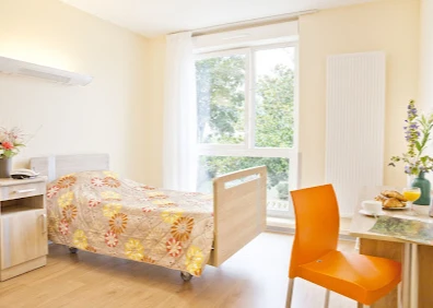 Investissement en chambre médicalisée en EHPAD au loyer de 590 € garanti net d'impôt pour la retraite complémentaire.