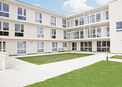 Investissement en chambre médicalisée en EHPAD au loyer de 590 € garanti net d'impôt pour la retraite complémentaire.