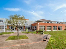 Investissement en chambre médicalisée en EHPAD au loyer de 638 € garanti net d'impôt pour la retraite complémentaire.