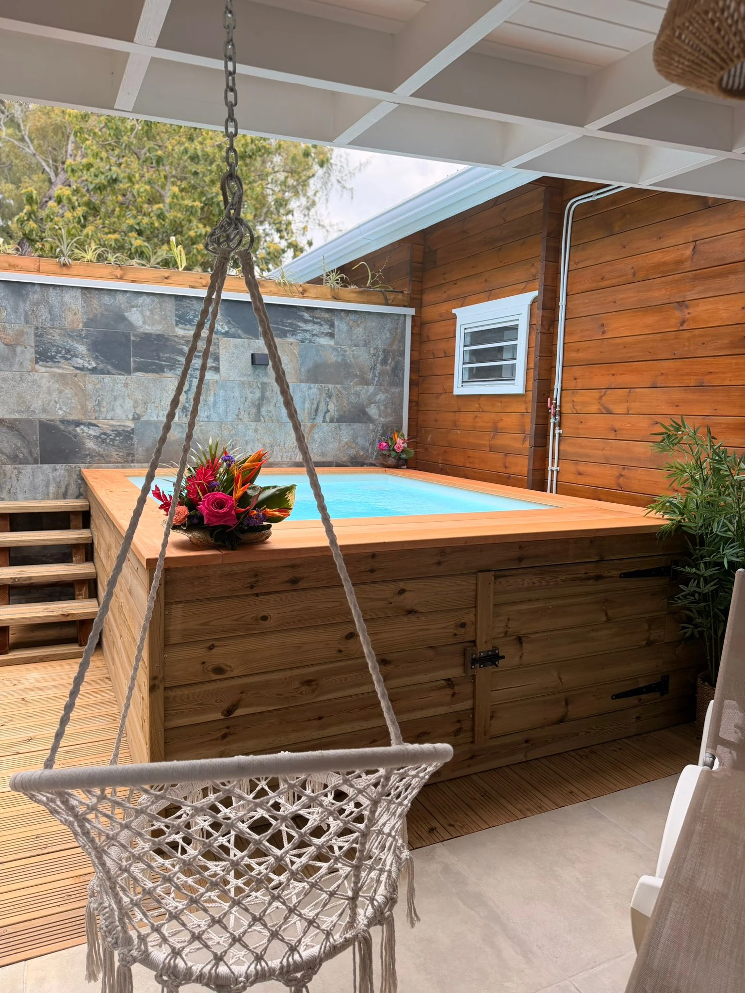 MINI Piscine Pool Party - Plug & Play - Moins de 10 m2
