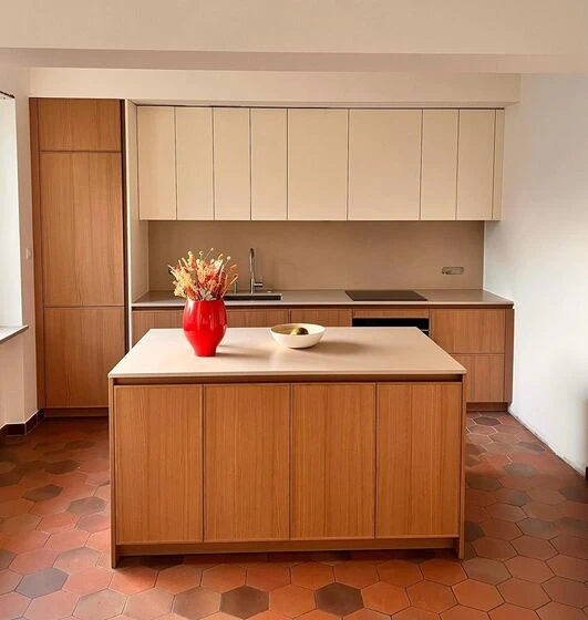 Plan de cuisine sur mesure en céramique – Design, durabilité et élégance