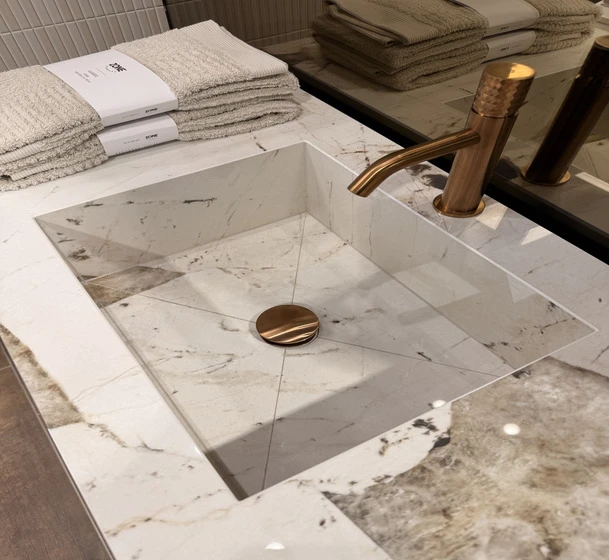 Vasque en céramique sur mesure – Salle de bains design et haut de gamme