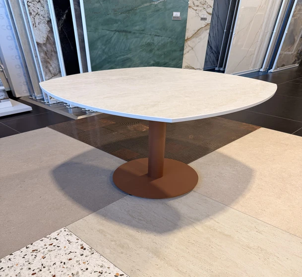 Table de repas en céramique 2 à 4 personnes