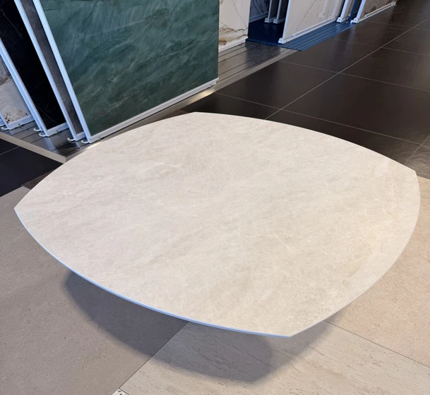 Table de repas en céramique 2 à 4 personnes