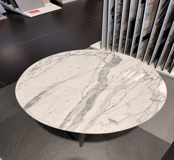 Table basse en marbre blanc – Design élégant et intemporel