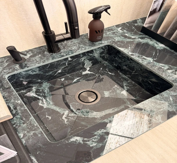 Évier carrelé sur mesure – Design intégré et durable pour cuisine