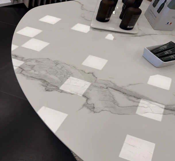 Table en céramique 6 à 8 personnes – Design élégant et grande capacité